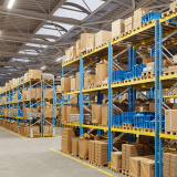 国土交通省が定める基準をクリアした
<span class="blue">安心安全な倉庫</span>に荷物を保管